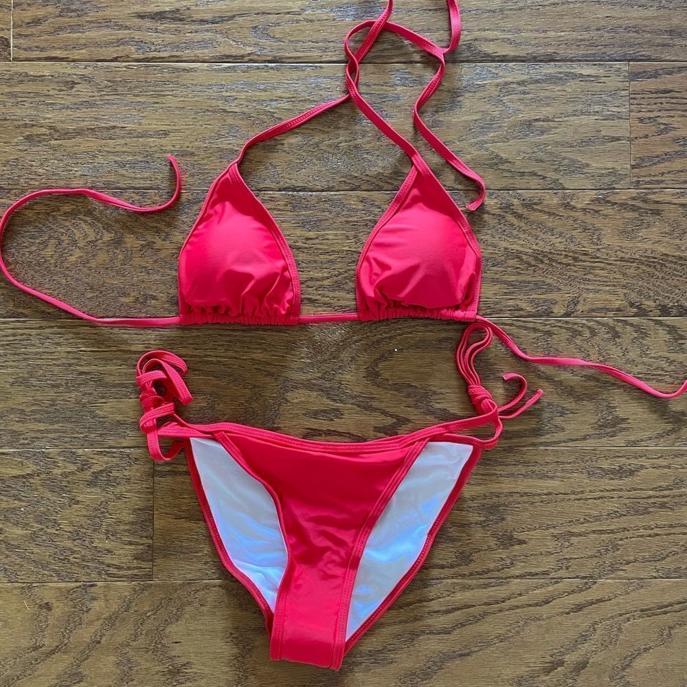 Red bikini set - Picture 4 of 5